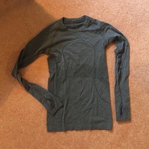Lulu lemon long sleeve swiftly tech